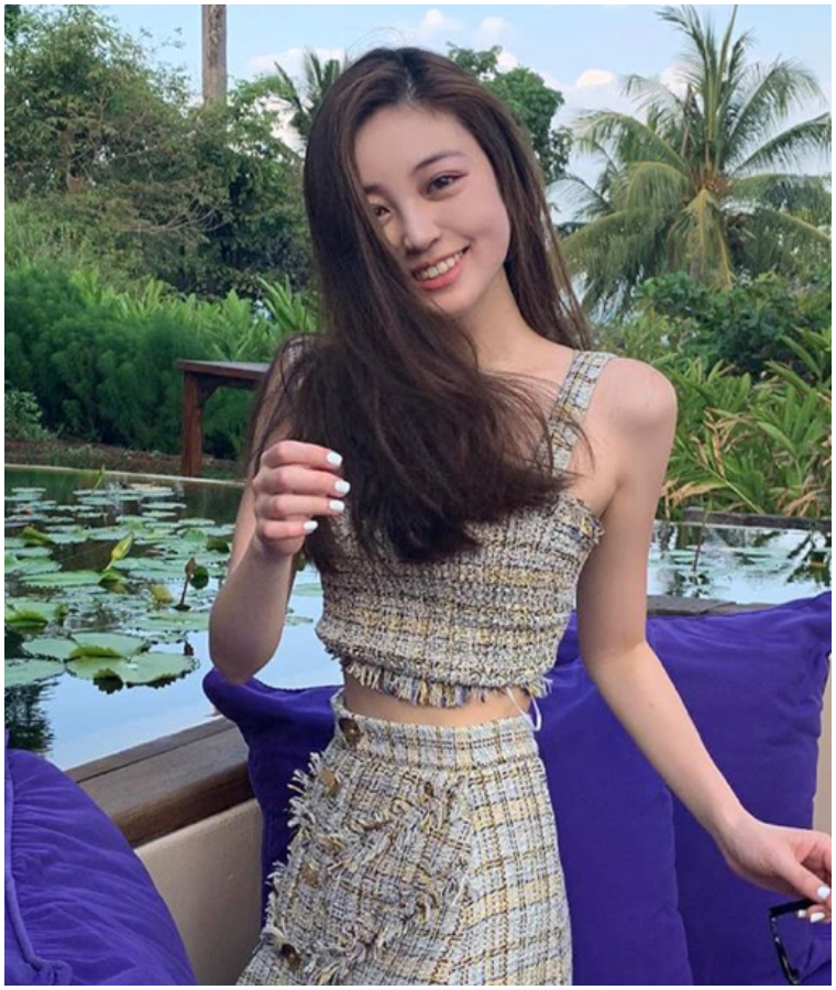 她才 15 歲！中國正妹「三三」一家基因超強大　三姐弟合照曝光讓你想重新投胎！