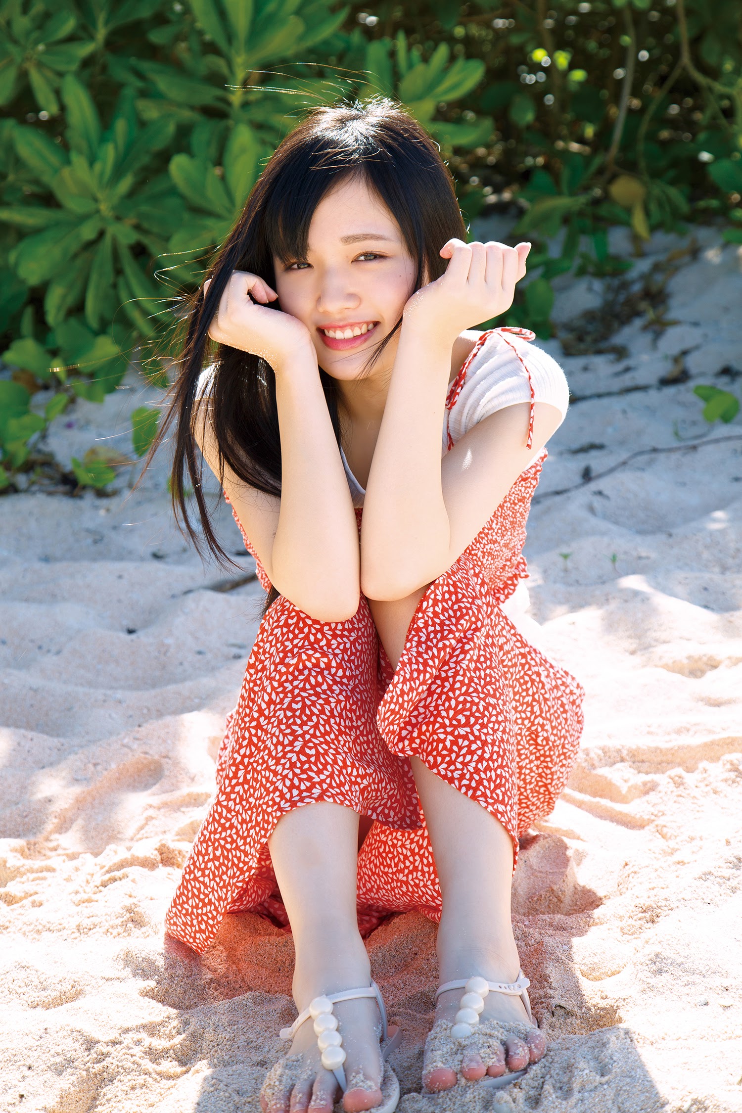 童顏巨乳再＋1！19 歲美少女「安藤咲櫻」最新寫真曝光！傲人美乳、招牌酒窩笑讓人融化