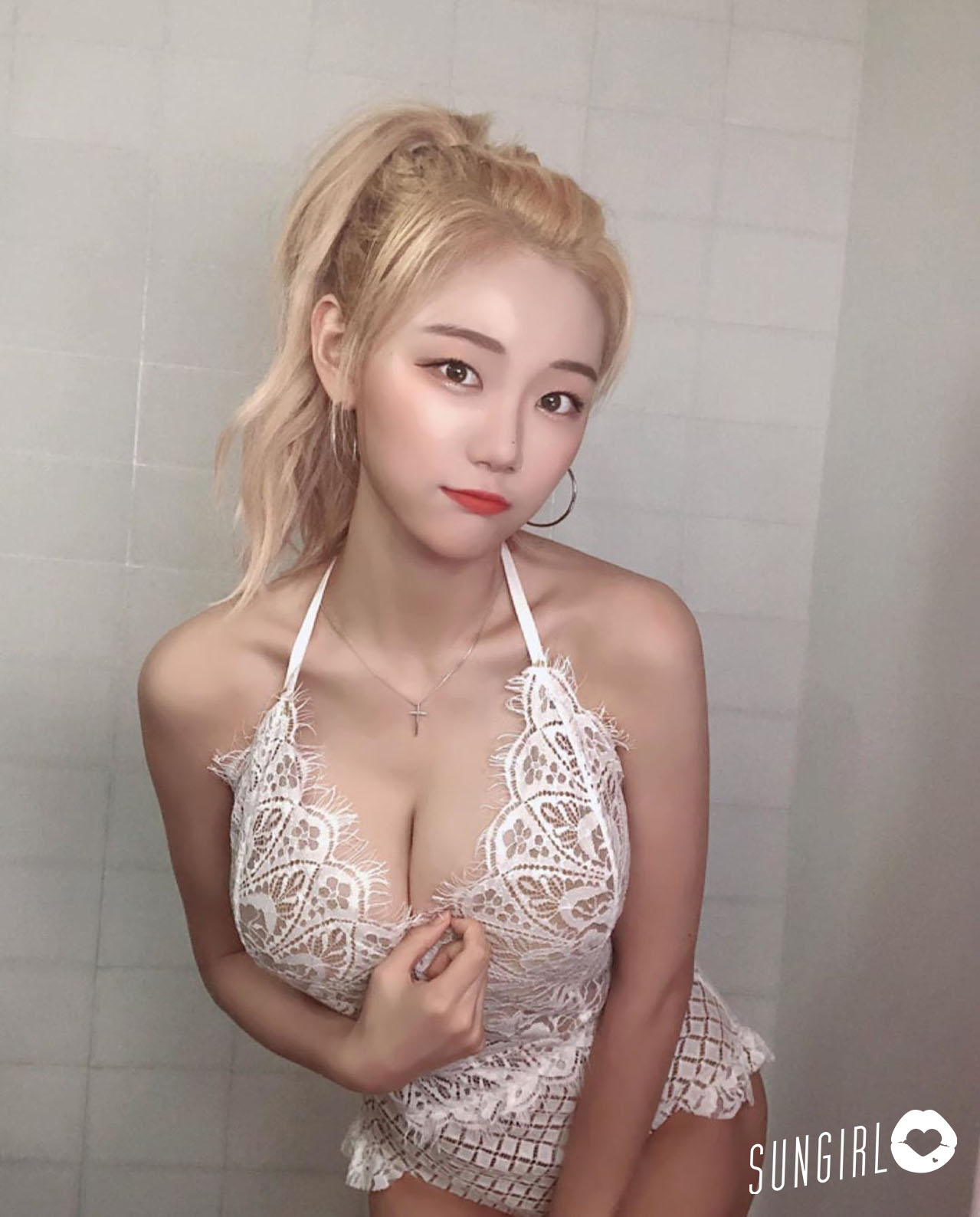 韓國正妹 빛베리、人妻中門大開 Cosplay神還原『航海士娜美』 - 亞洲美女 -