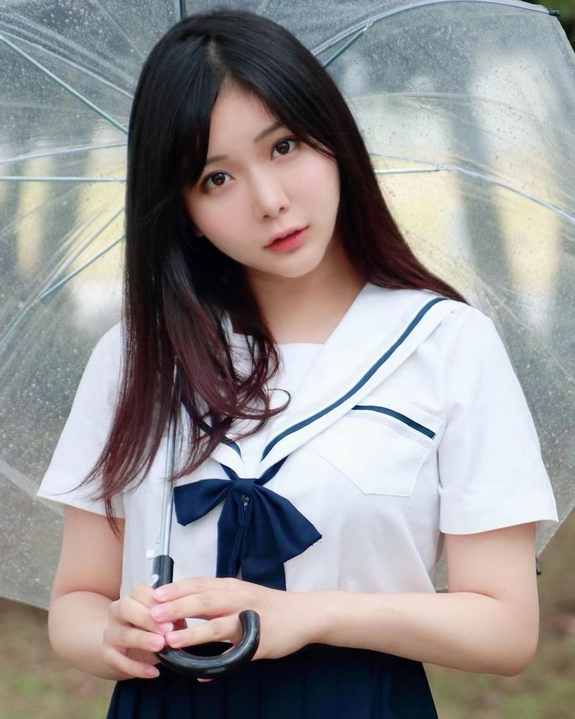 火辣選美小姐「兩顆巨大乳球已蹦出」，兇猛畫面辣到無法忽視！