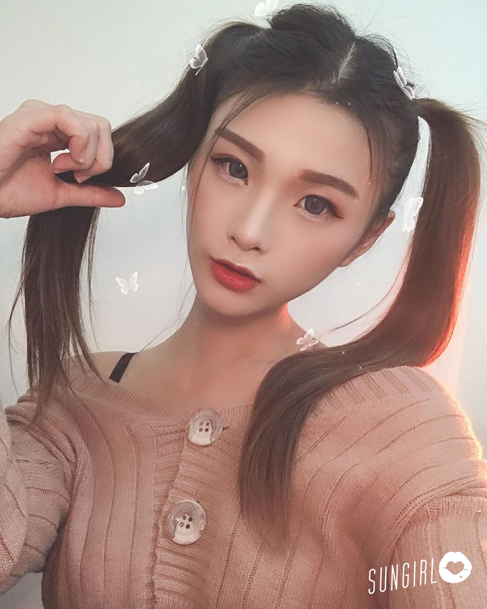 畇菲 菲菲兒、比基尼開腿直播主露出微性感,就是要讓你想入菲菲 - 美女圖 -