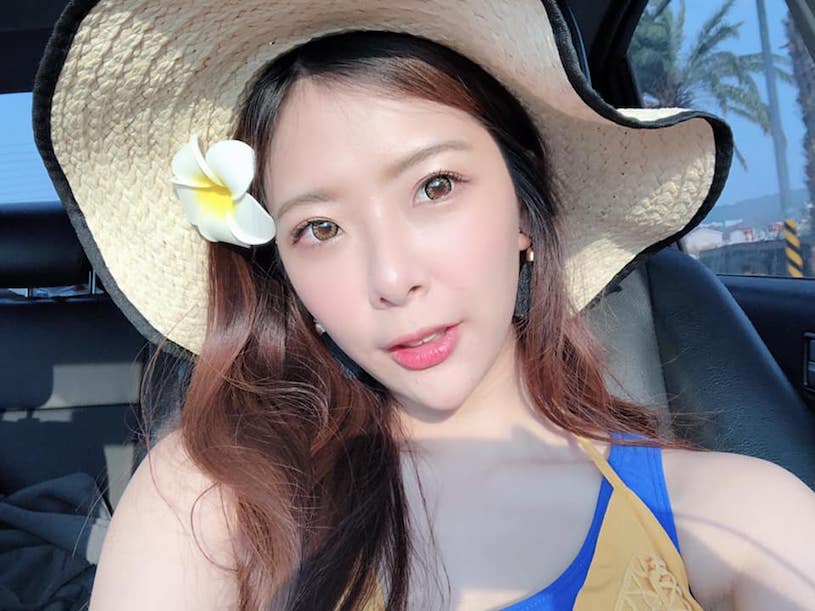 好甜！氣質長腿正妹SG「林比比」，性感曲線怎麼拍都上鏡！