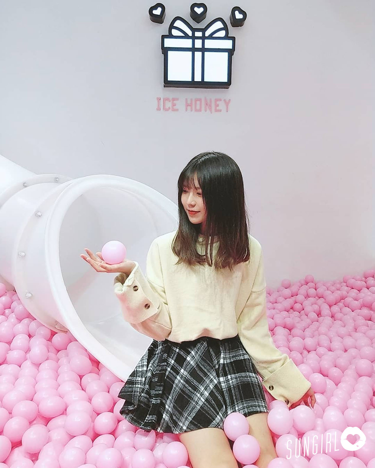 阿倪、短髮清新女孩 讓人好想舔咬她的髮梢及脖子 - 美女圖 -