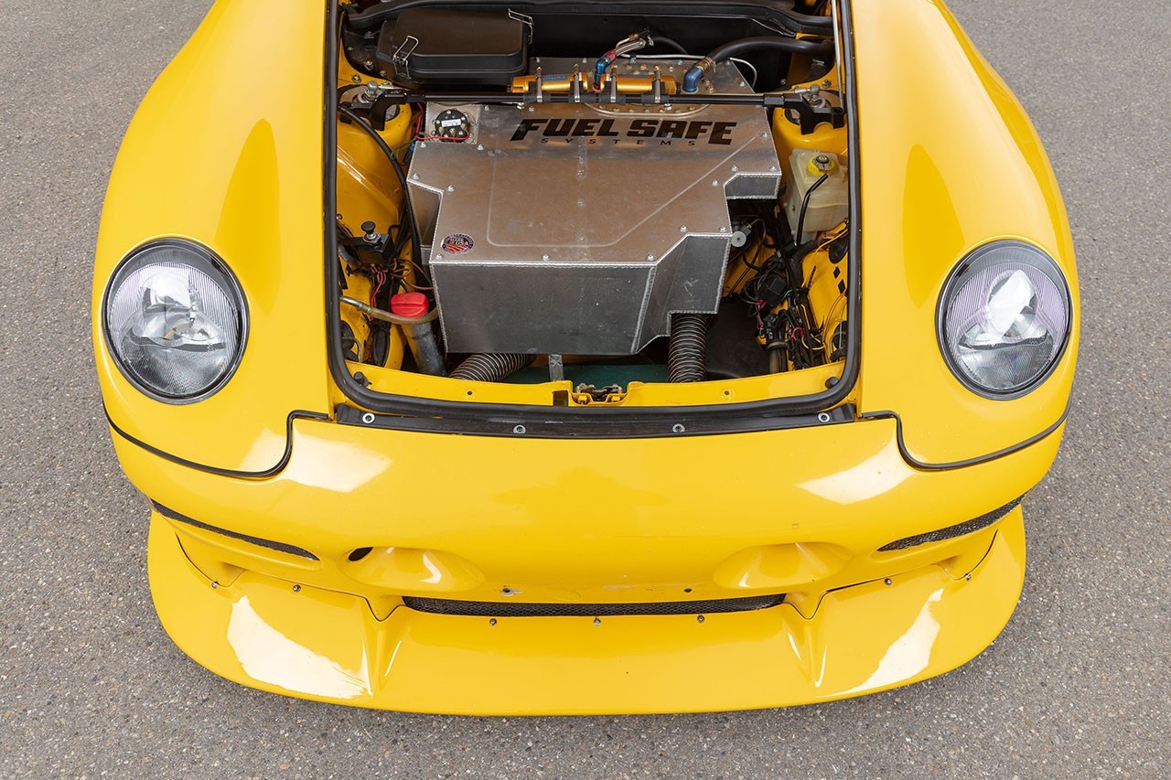 https___hk.hypebeast.com_files_2020_06_1997-ruf-ctr2-sport-porsche-933-911-turbo.jpg