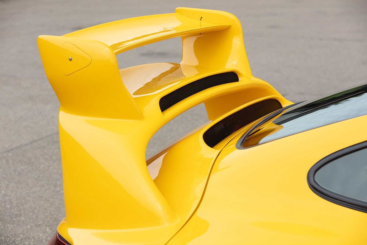 https___hk.hypebeast.com_files_2020_06_1997-ruf-ctr2-sport-porsche-933-911-turbo.jpg