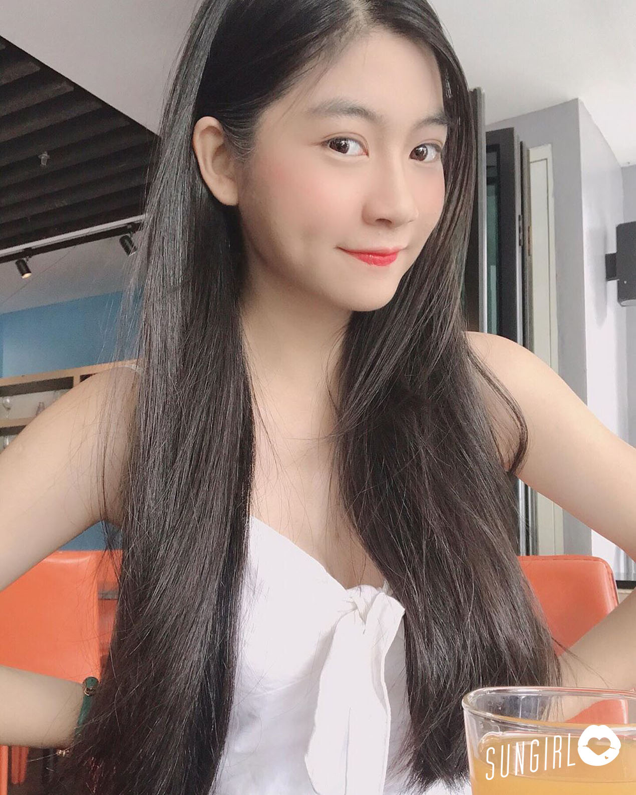 Nguyễn Bùi Nam Phương、越南女學生畢業照爆紅 - 亞洲美女 -