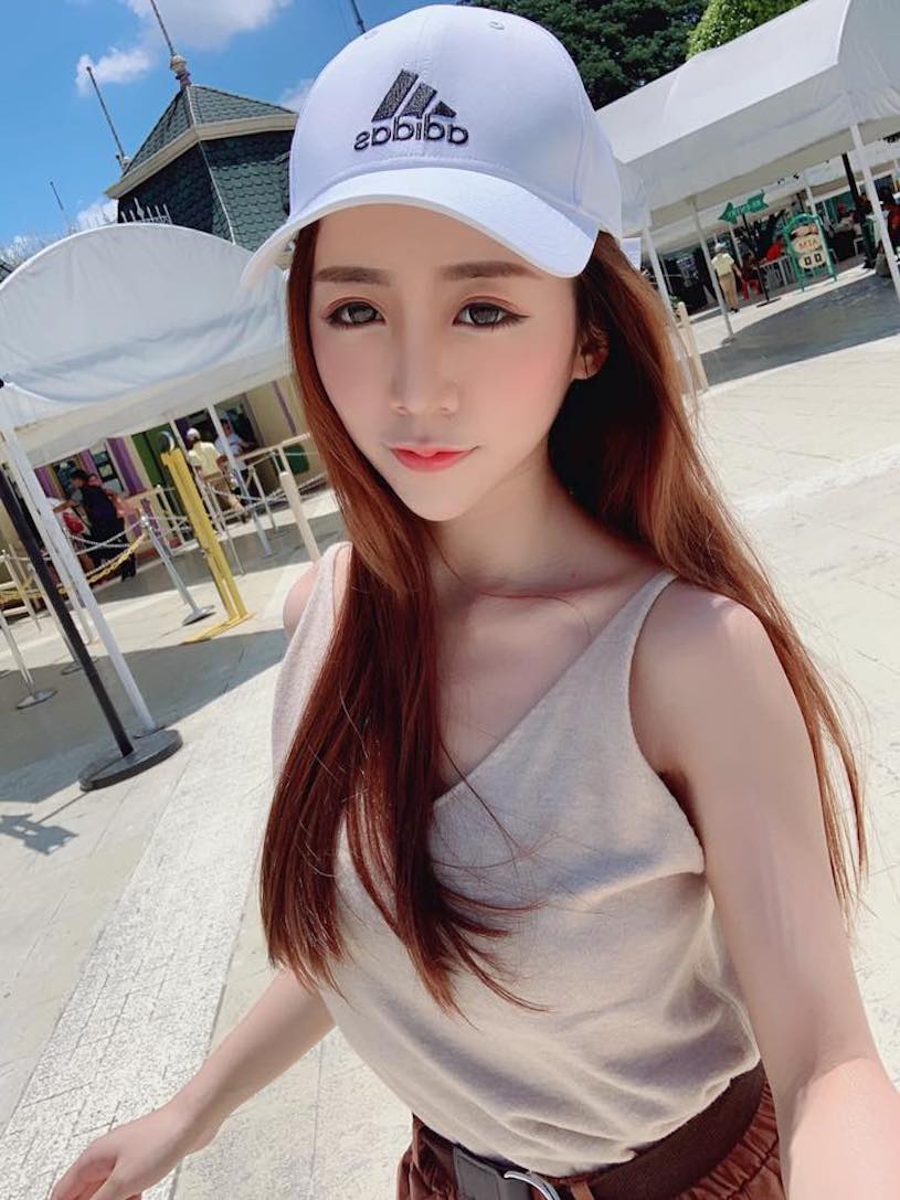 153小隻馬「凱特.CAT」側面美乳好渾圓，邪惡形狀「殺傷力太強大」！