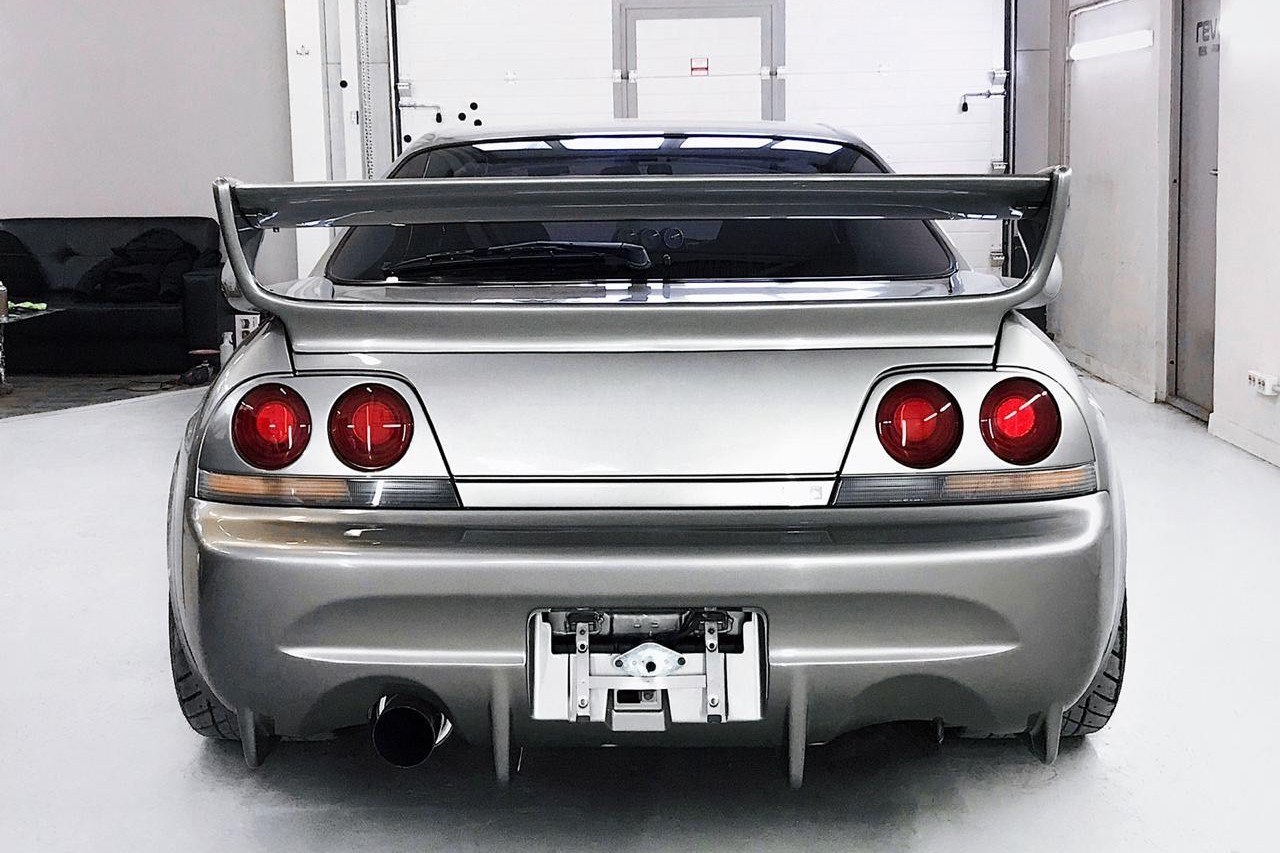 https___hk.hypebeast.com_files_2020_06_1995-nissan-skyline-gt-r-r33-veilside-com.jpeg