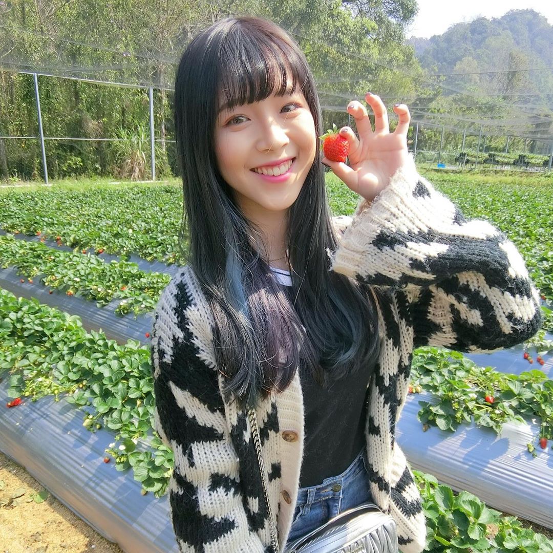 白嫩極品美女陳芷均JYUN  水汪大眼笑容超甜美 ... - 素人正妹 -