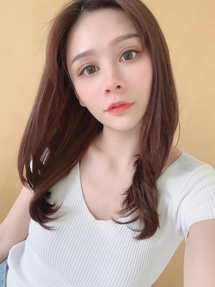 理想女友在這裡！讓 168 cm 氣質正妹「奶茶兒」用「深邃大眼、性感身材」收服你的心