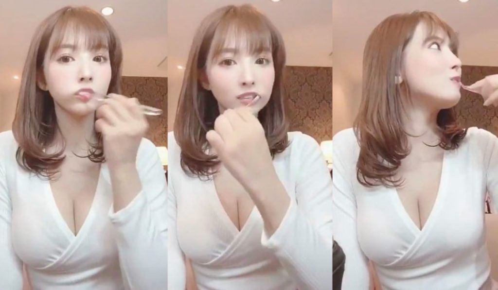 三上老師分享刷牙教學   白色性感低胸衫 - 亞洲美女 -