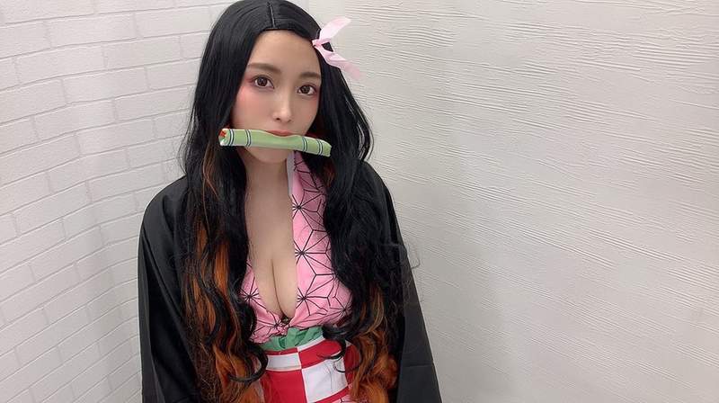 你有看過這麼辣的「禰豆子」嗎？「G 奶工口女王」大玩 Cosplay 辣翻