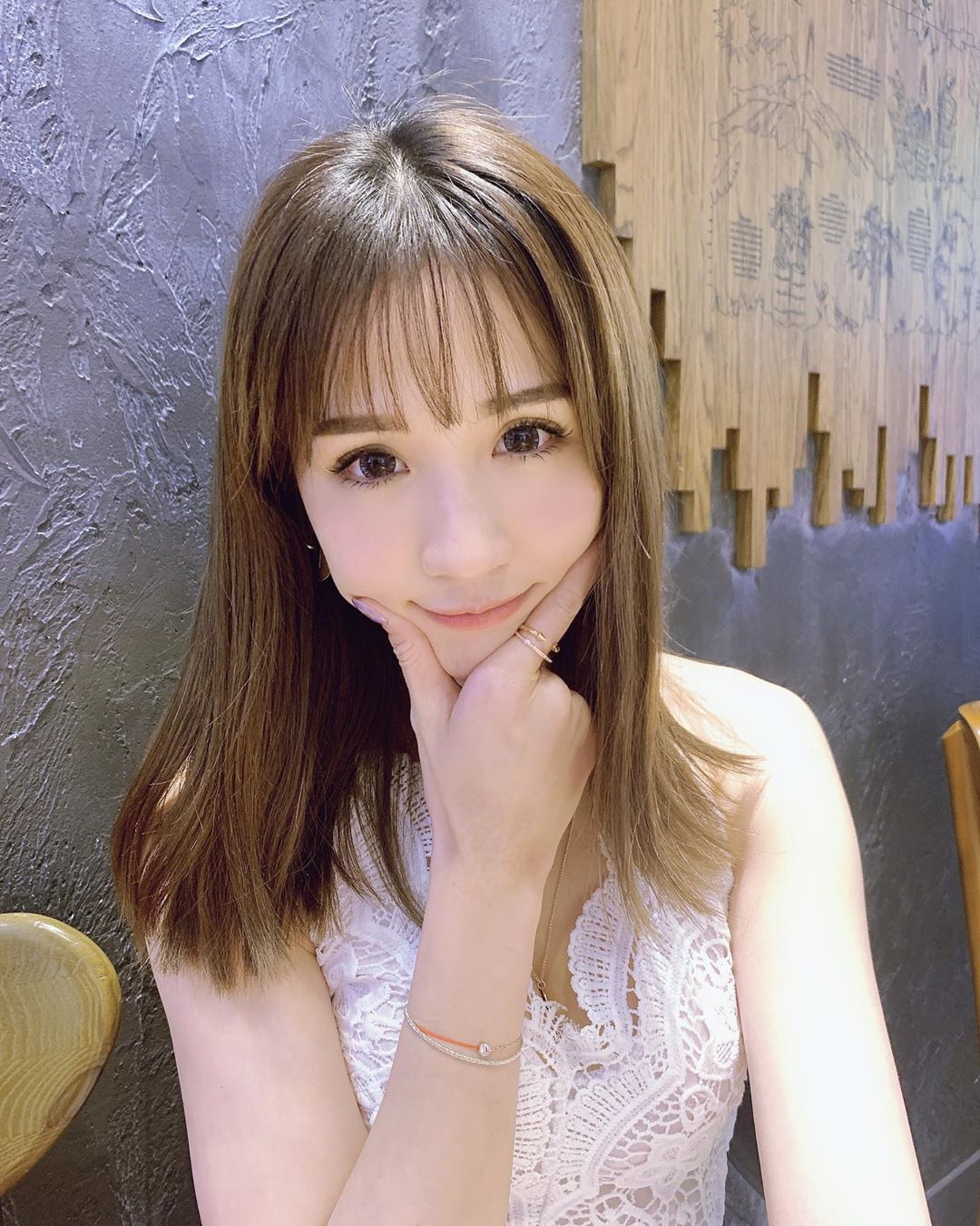 潘映竹  白皙正妹慵懶又迷茫的眼神意外迷人 - 美女圖 -