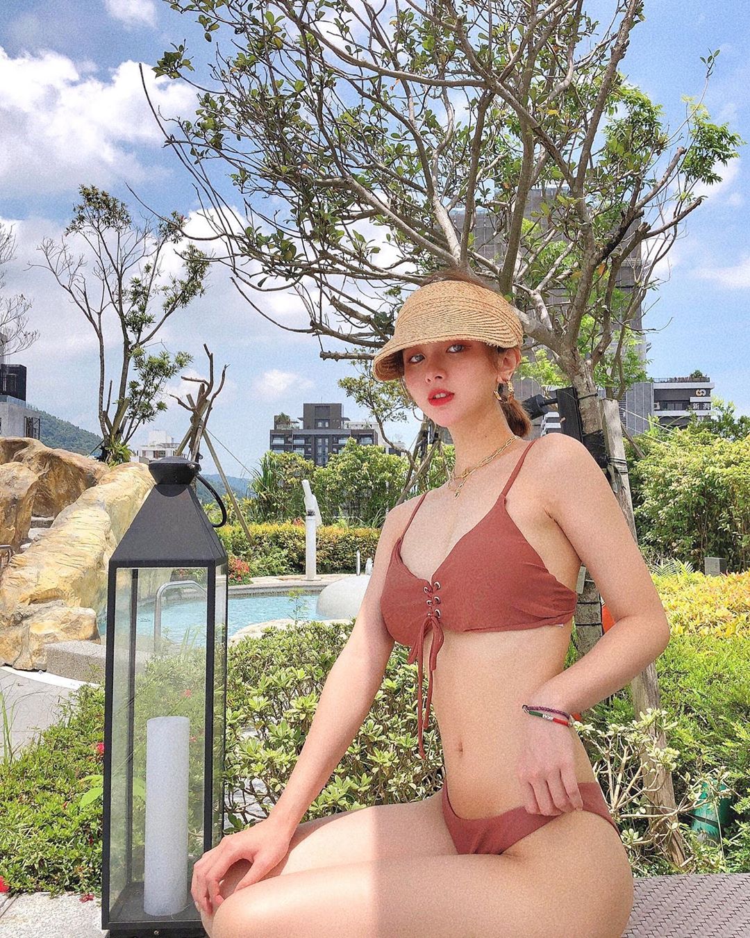 唯瑄  衣服下竟有超巨好身材！ - 美女圖 -