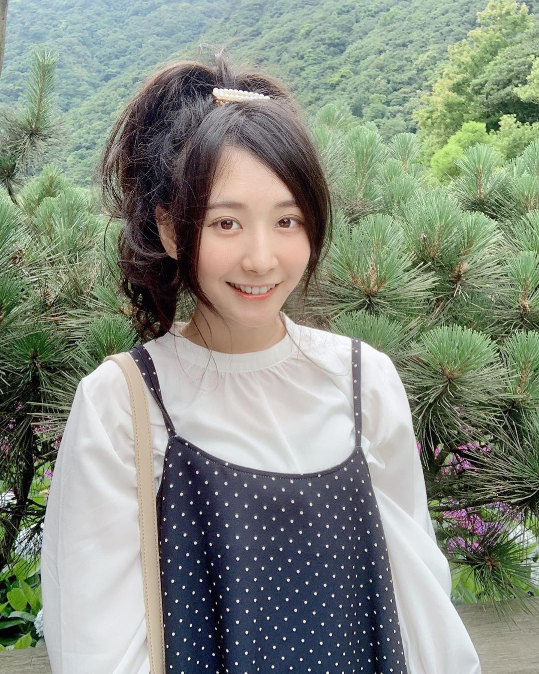 陸子玄Lois  童顏虎牙神複製....網：笑容甜到爆 - 美女圖 -