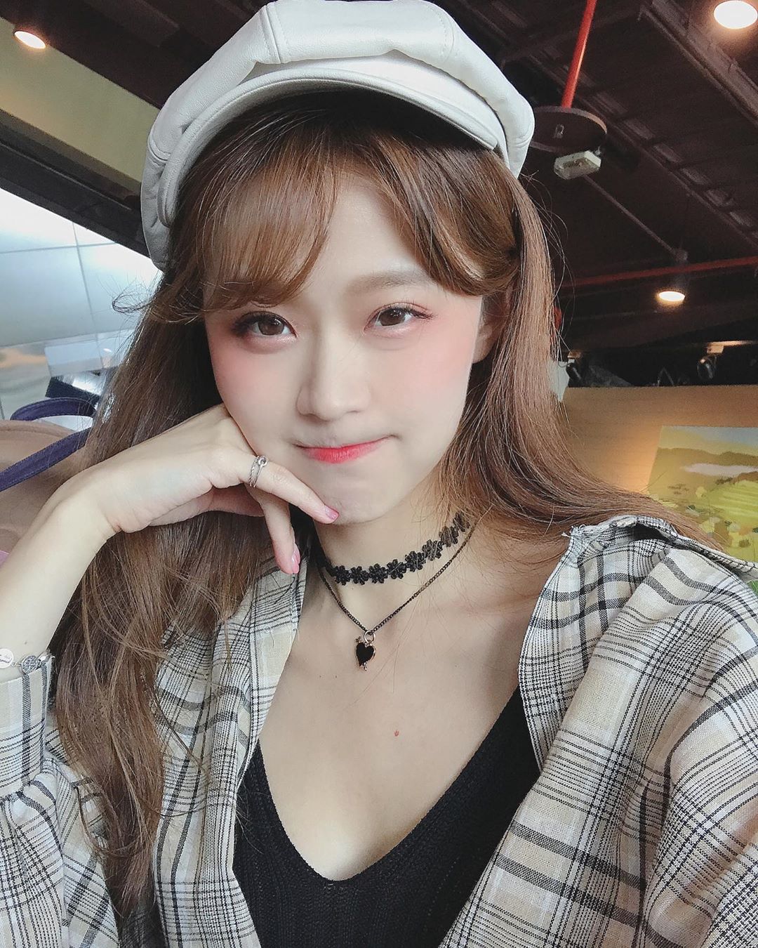 長腿外拍空姐俞瑄White  甜美到不行 - 美女圖 -