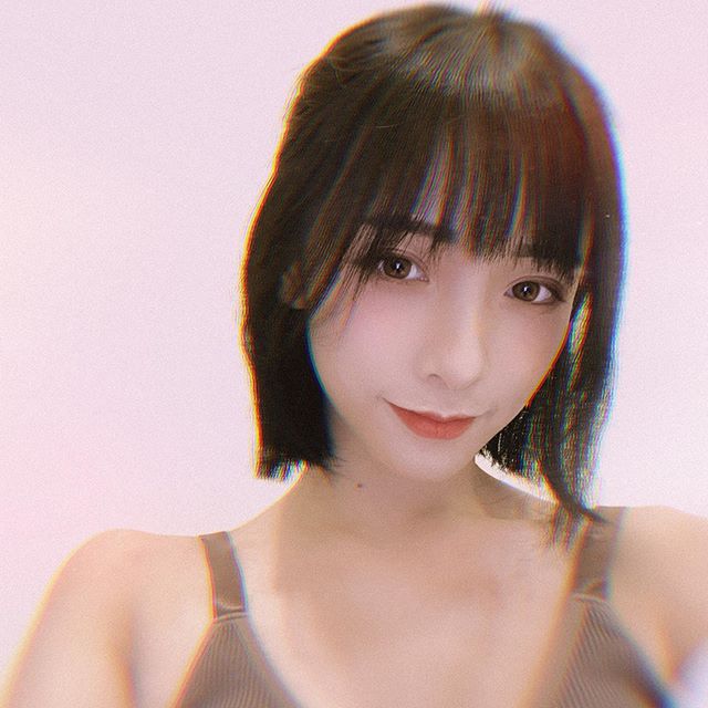 「閃亮亮」接回長髮,美出新高度 - 美女圖 -