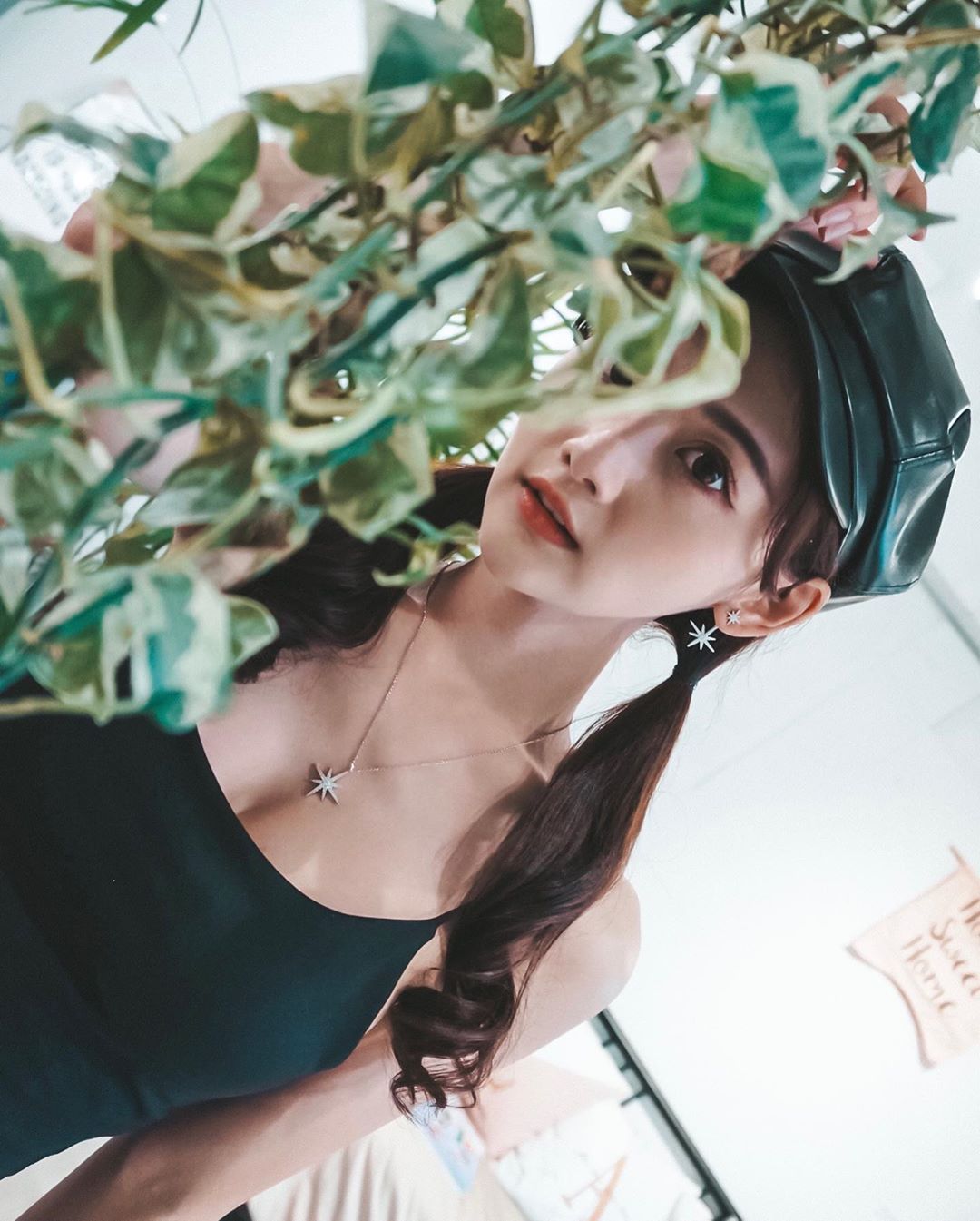 爸爸們請忍住！幼稚園教師「劉孟昀Alice」精緻臉蛋太逆天，凹凸美體辣得無處可挑！