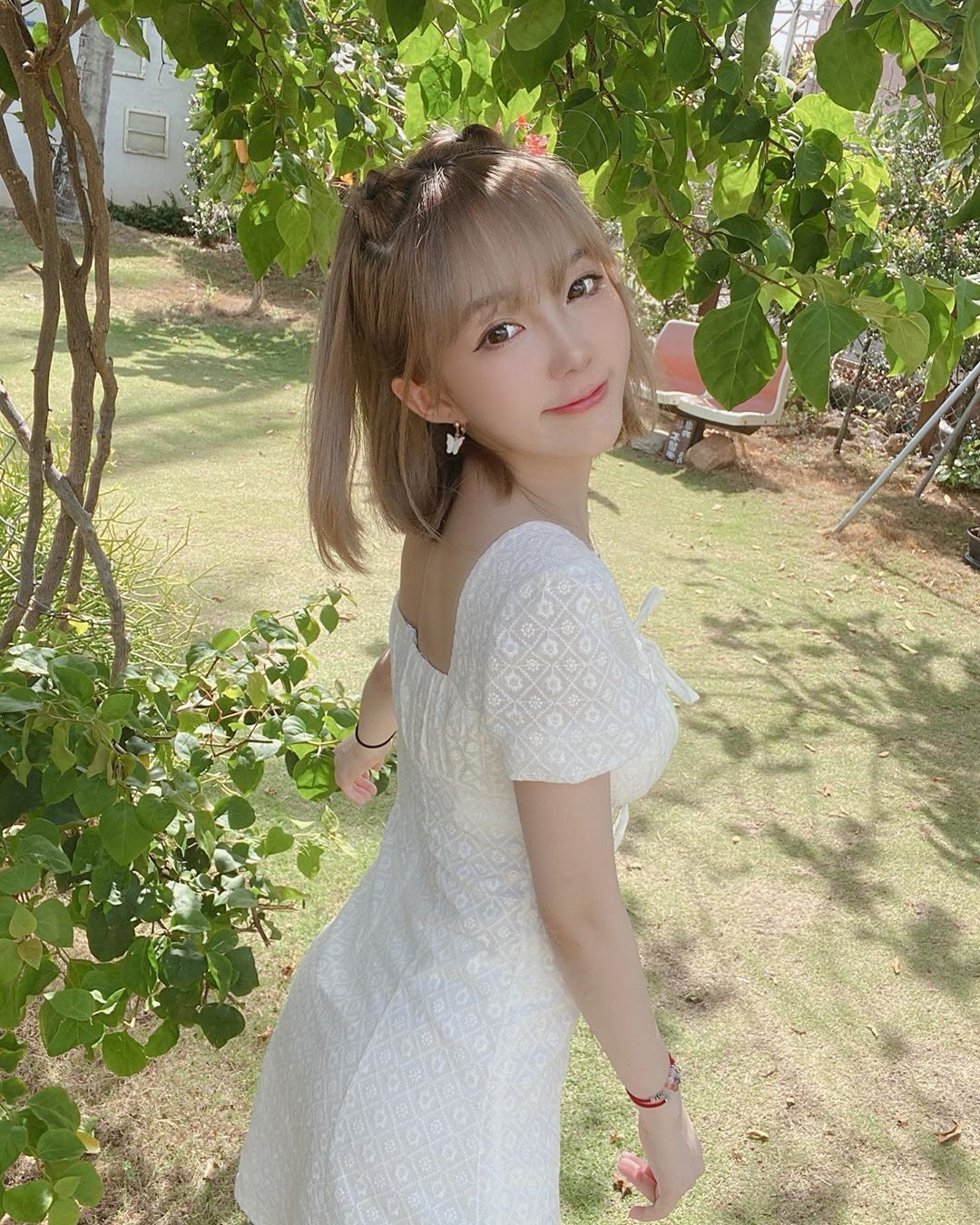翁子婷  微微一笑反差萌！瞬間頂破天際 - 美女圖 -