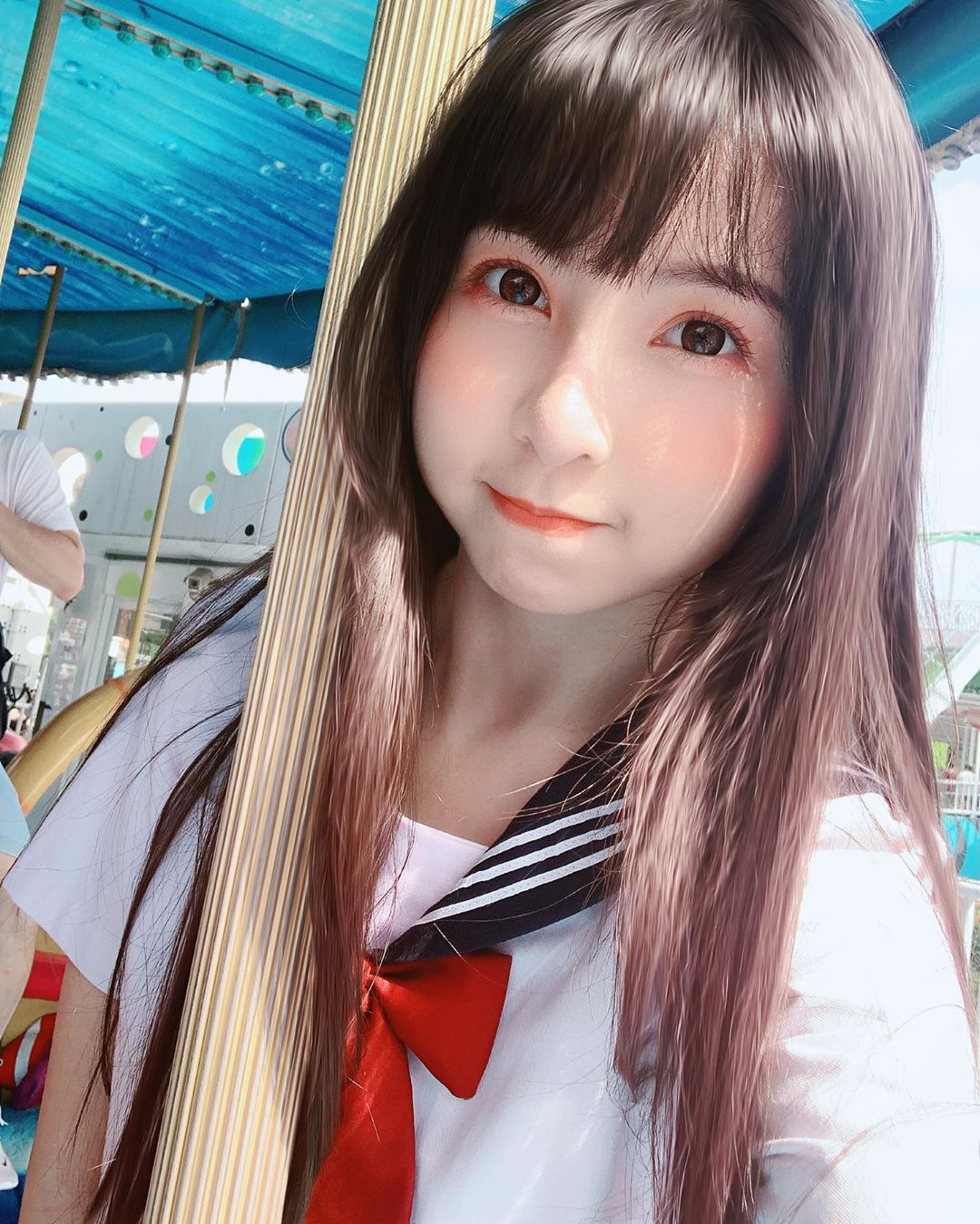 蘿莉型美少女Tiny靡靡  深溝事業線讓人難以忘懷 - 美女圖 -