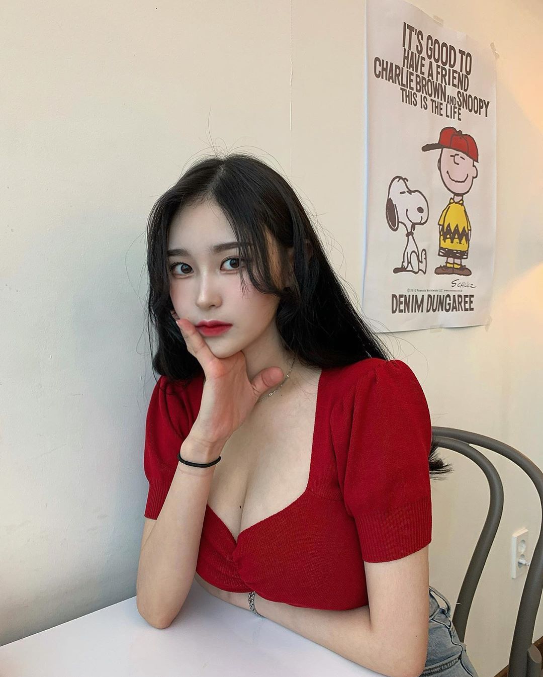 好豐滿！小姊姊「超辣閨蜜照」炸出超棒視角，大長輩「超強事業心」飽滿到不行啊&#8230;