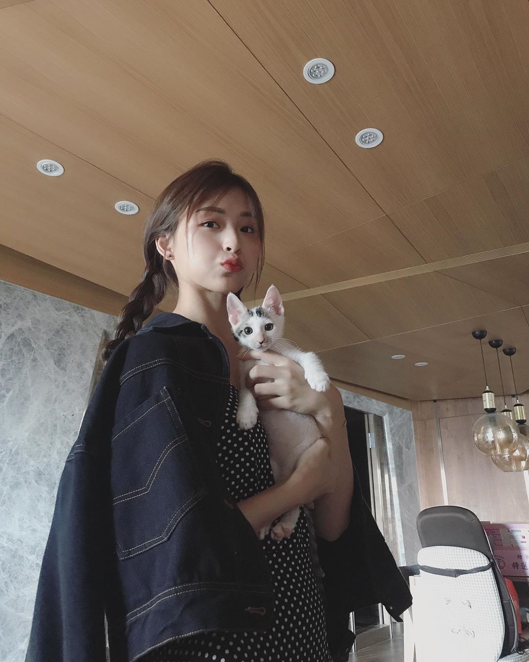 氣質女孩 吳季璇 天真無邪的臉蛋 好想跟她走完一生 - 美女圖 -