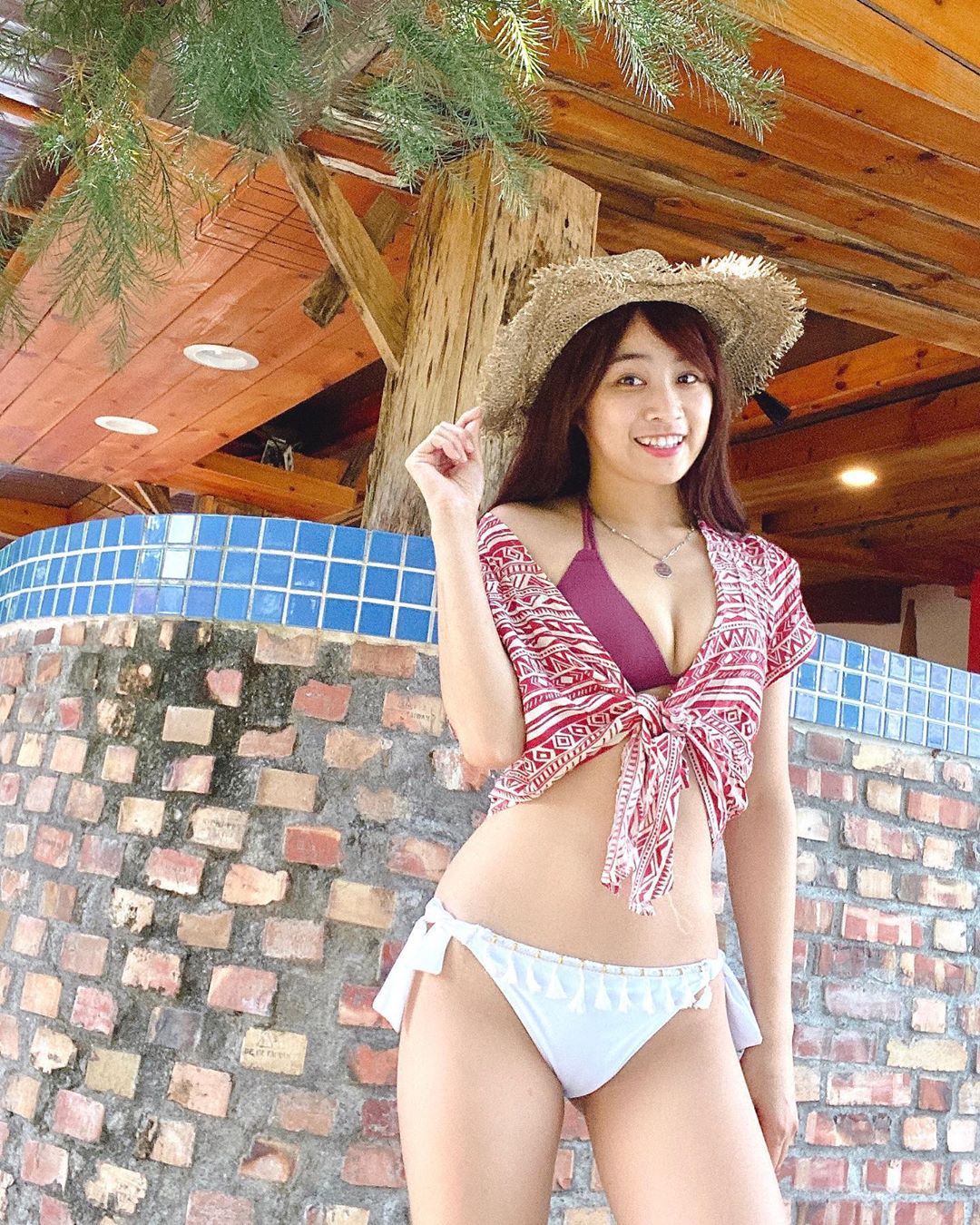 虎牙陳伊-伊伊  藏不住火辣姣好身材 - 美女圖 -