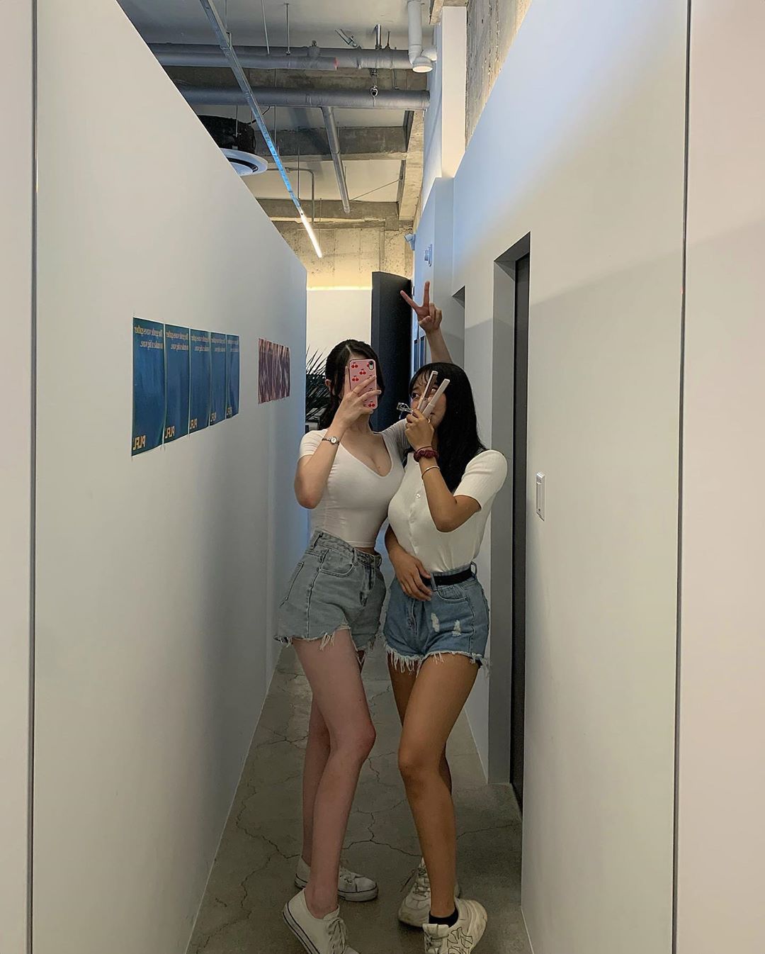 韓國網紅小姊姊「超辣閨蜜照」炸出超棒視角 - 亞洲美女 -