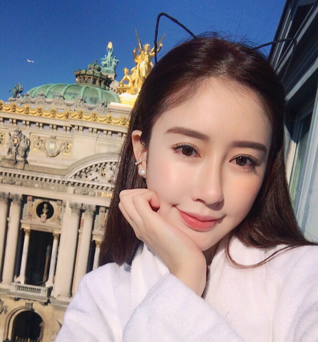 白皙正妹晨頴  外型超搶眼網友都說讚 - 美女圖 -