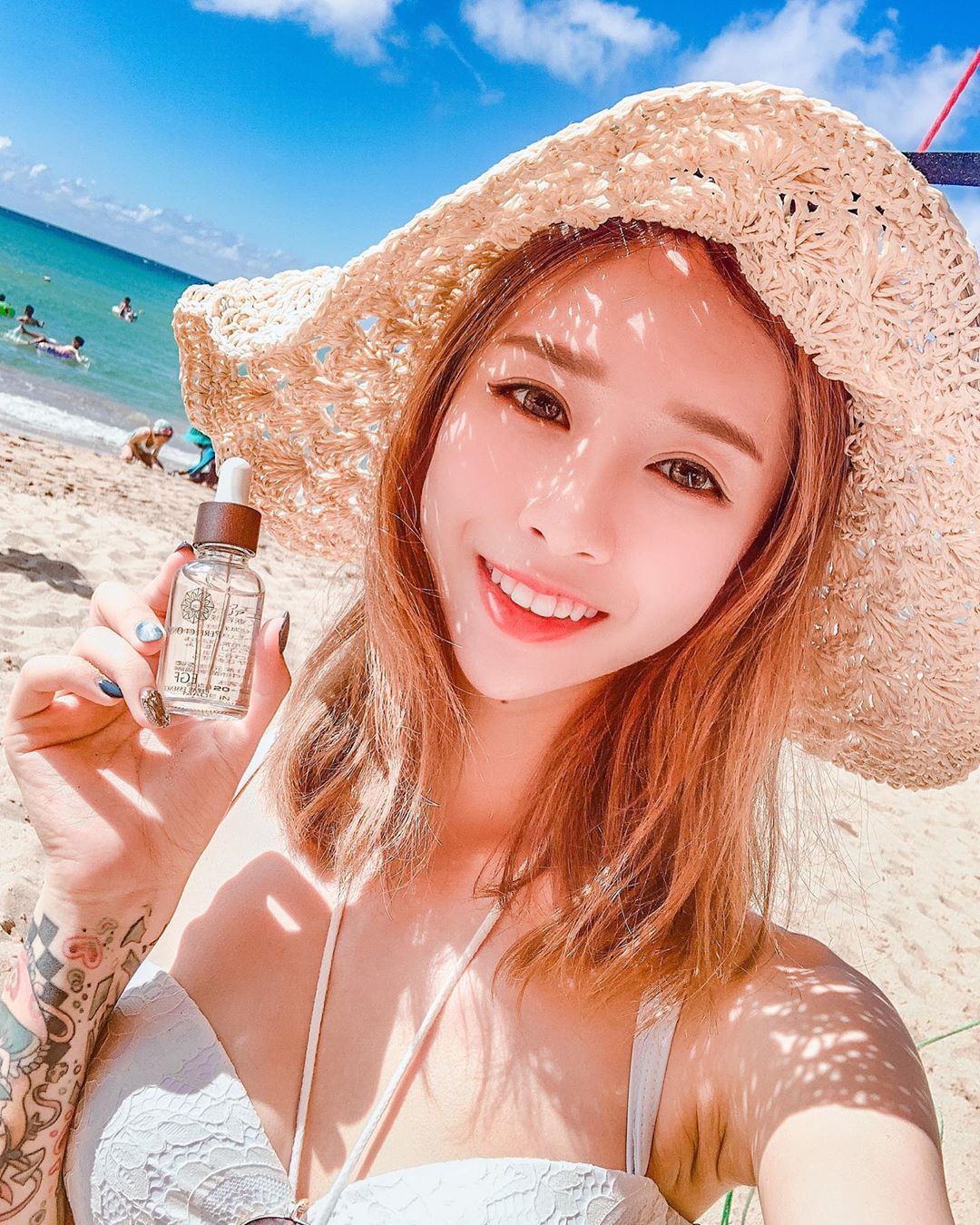 火辣正妹「張筱密Mimi」只在夏季艷陽下曝曬白嫩美體 - 美女圖 -