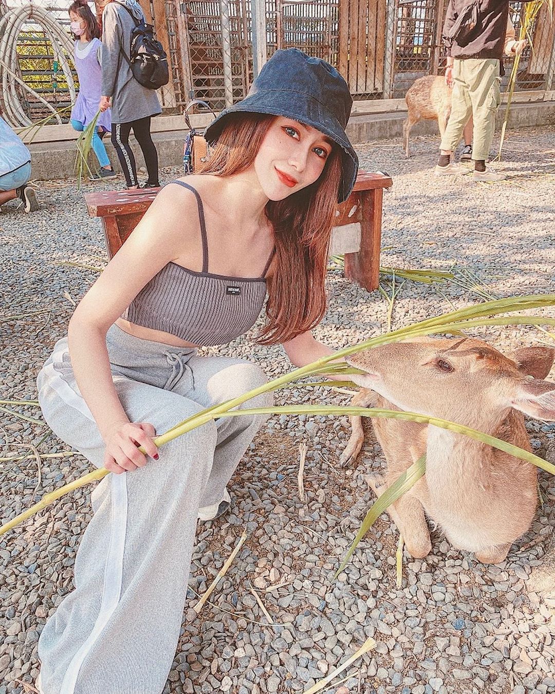 LuLu黃嚕嚕  白皙氣質正妹火辣長腿讓人熱血沸騰 - 美女圖 -