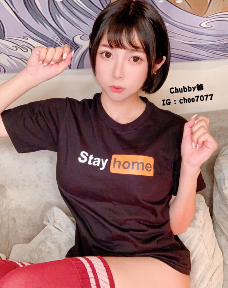 又甜又酷！短髮萌妹「Chubby 糖糖」的百變魅力實在看不膩！竟還有超「胸」身材