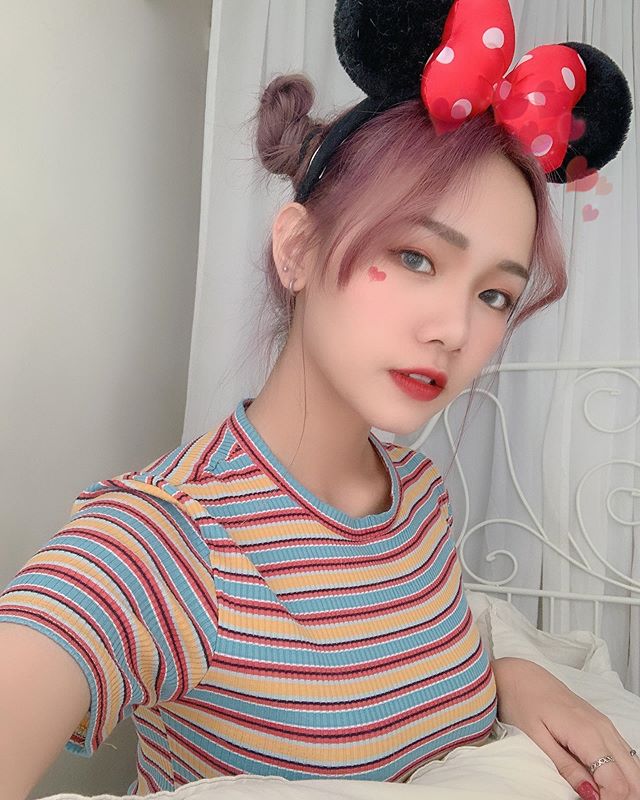19 歲長出「G 罩杯」！實況主「桃園娜美」曬火辣床照  蹦出「核彈級」美胸被讚爆