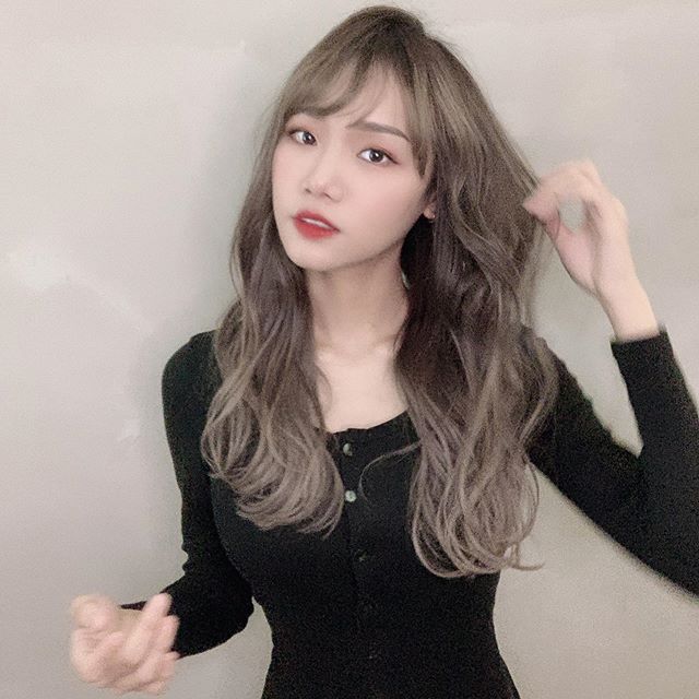 19 歲長出「G 罩杯」！實況主「桃園娜美」曬火辣床照  蹦出「核彈級」美胸被讚爆