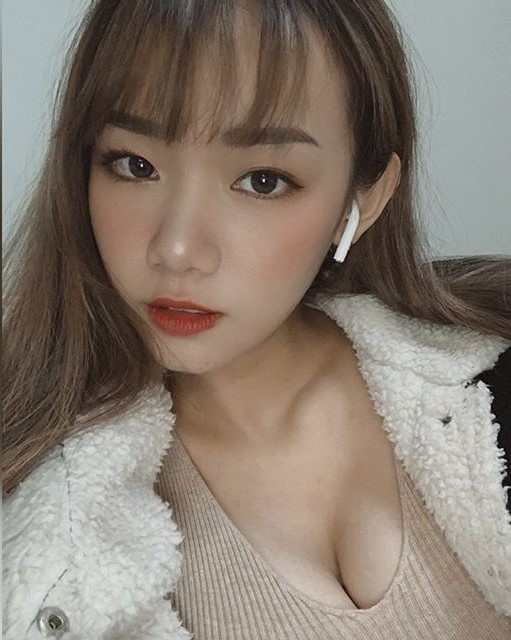 19 歲長出「G 罩杯」！實況主「桃園娜美」曬火辣床照  蹦出「核彈級」美胸被讚爆