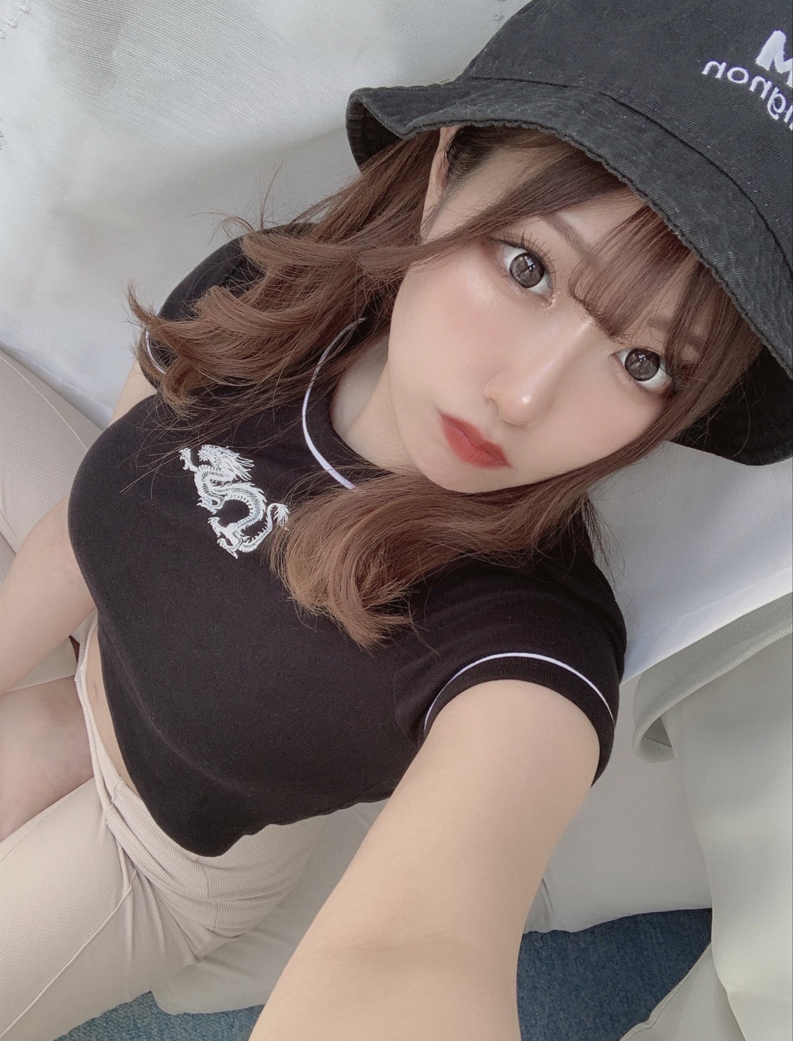 19 歲櫻花妹「Ruchiko」美尻弧度誘惑曝光，「吐舌求調教」越看越騷氣！