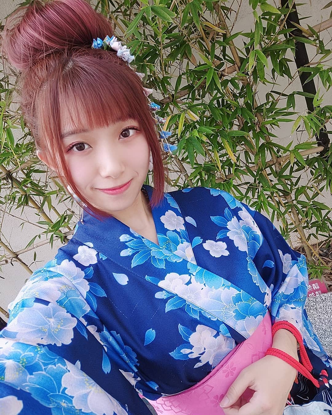 裴裴  清純臉蛋萌度破表....有誰能HOLD的住 - 美女圖 -