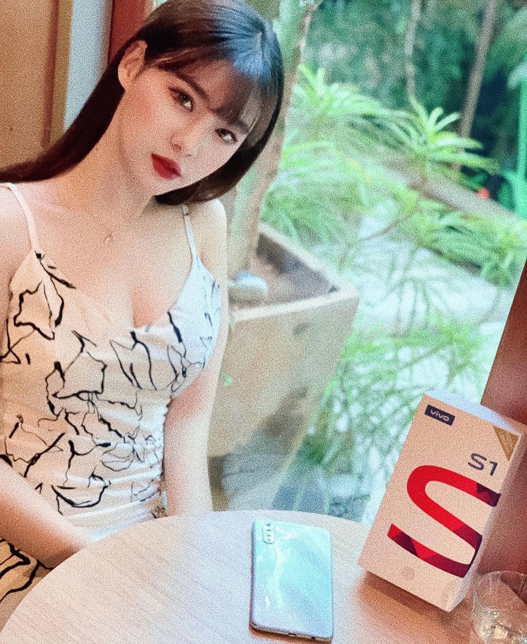 Ruru  「無暇神顏值搭配飽滿嫩乳」  網：正又大 - 素人正妹 -