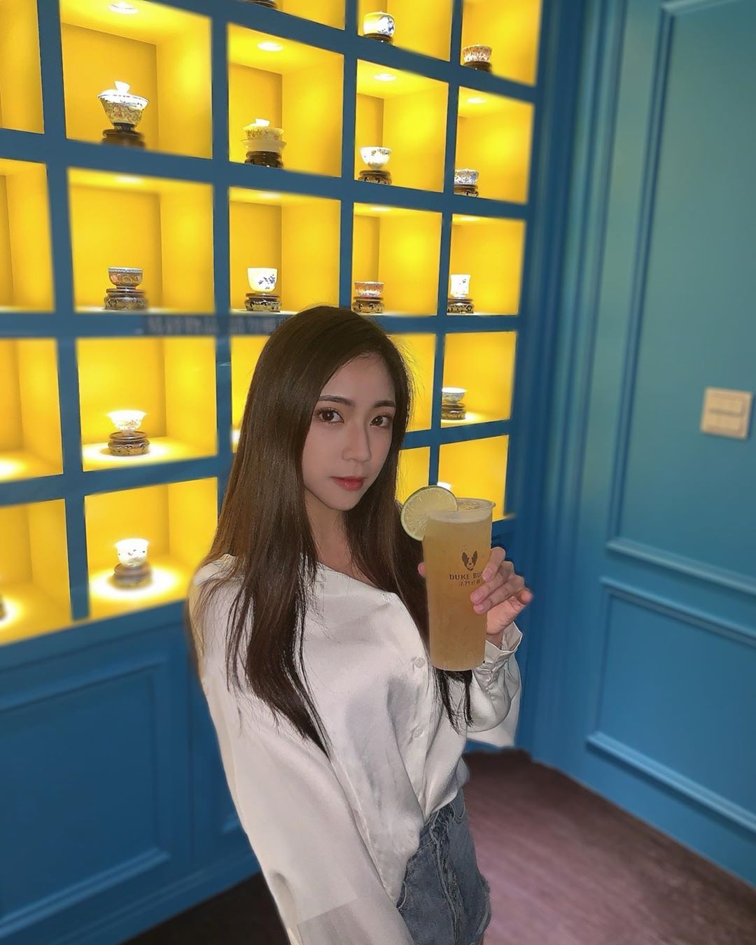 這位小姐姐幾乎都是在拍吃的 小璦 - 美女圖 -