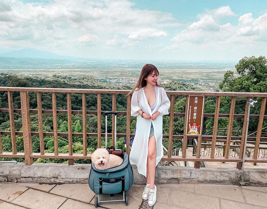 哇 看不出姐姐有這麼大 夏均庭 - 美女圖 -