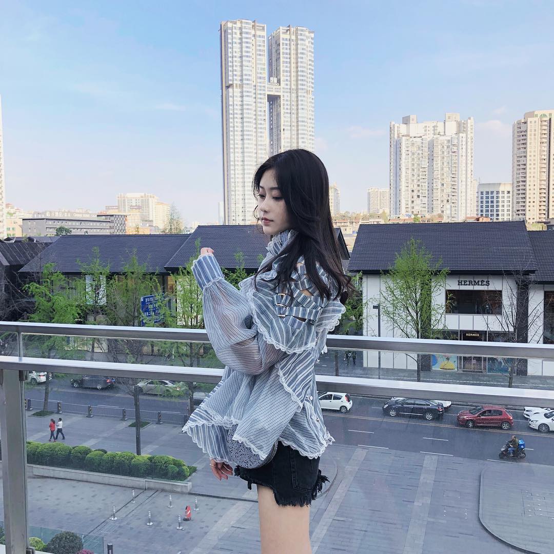 感覺美女戴帽子特別好看 莉蒂 - 美女圖 -