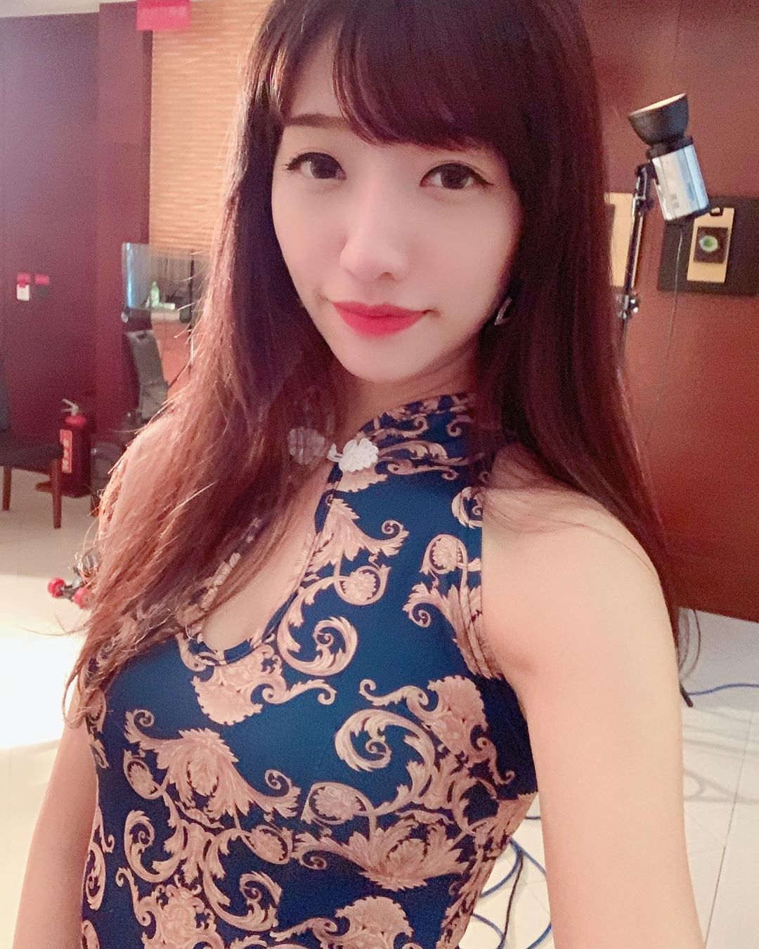 CJ欣潔 清新脫俗女模  甜美外表底下也很兇 - 美女圖 -