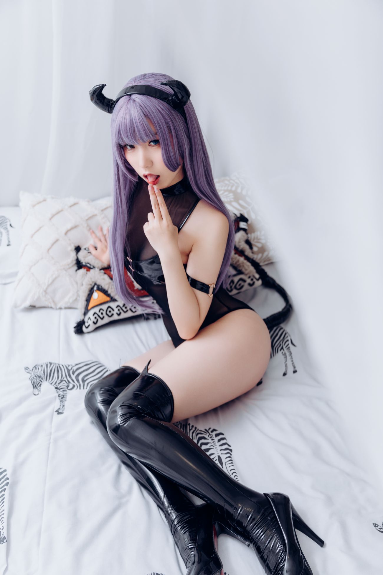 SJ Taro Yuko purple-haired succubus-1.jpg