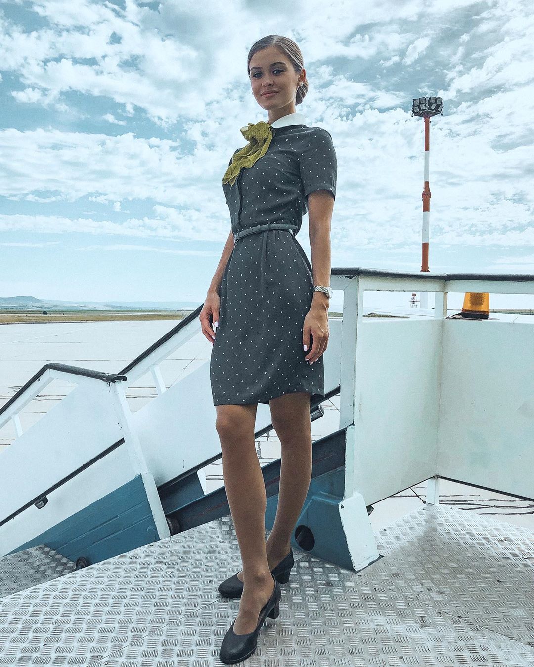 俄羅斯空姐環遊世界趴趴走 「極品正妹x天然美景」成人間最美風景