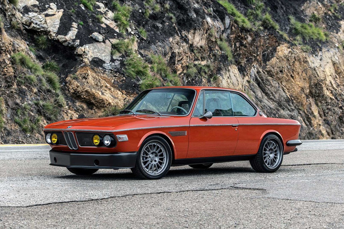 https___hk.hypebeast.com_files_2020_08_speedkore-1974-bmw-30-cs-robert-downey-jr-1.jpg