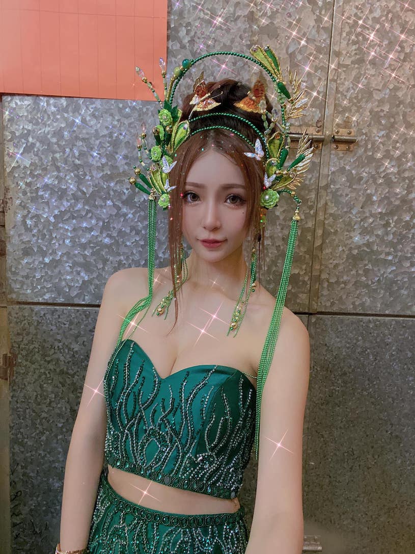 天菜級禮生！美乳正妹「寧寧」超絕美祭典扮相，火辣曲線直接讓人屏息！