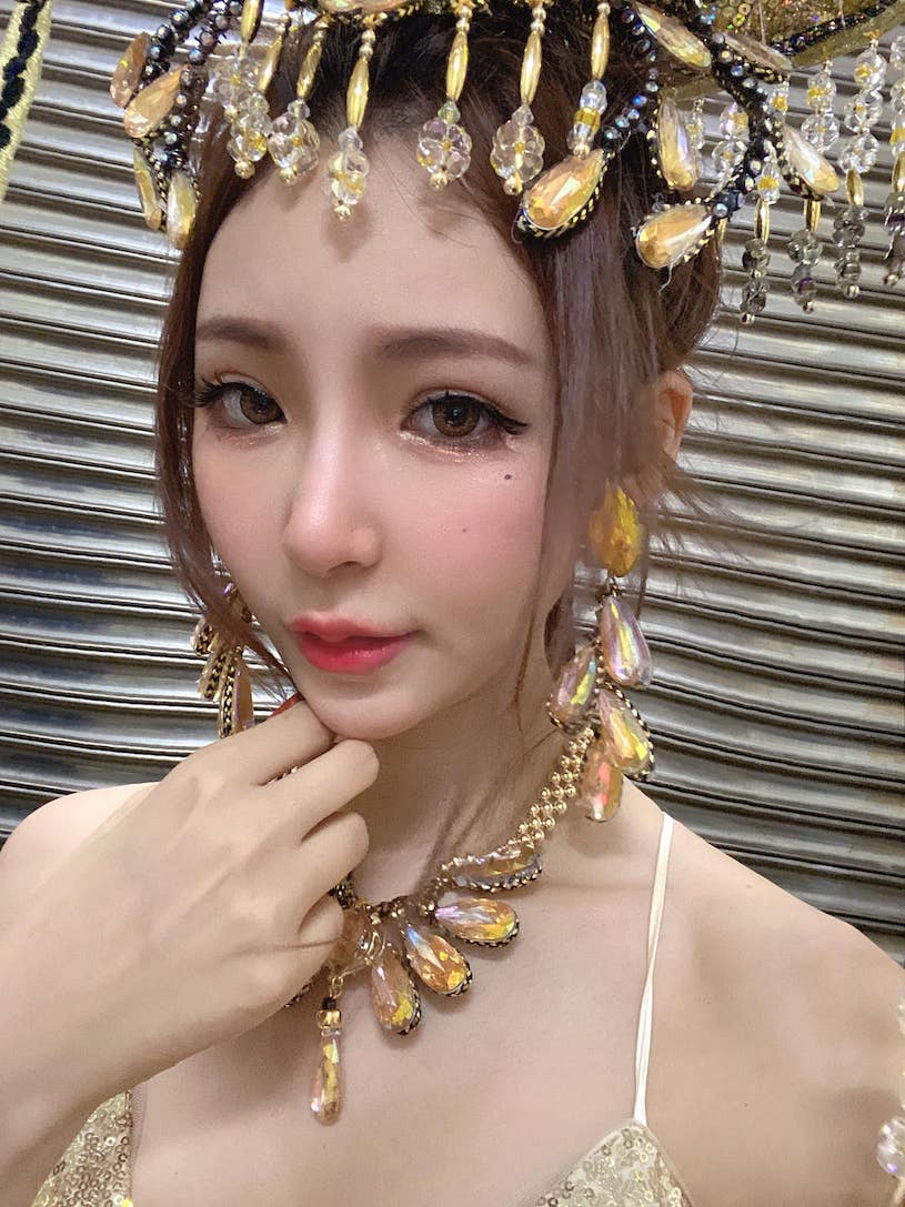 天菜級禮生！美乳正妹「寧寧」超絕美祭典扮相，火辣曲線直接讓人屏息！