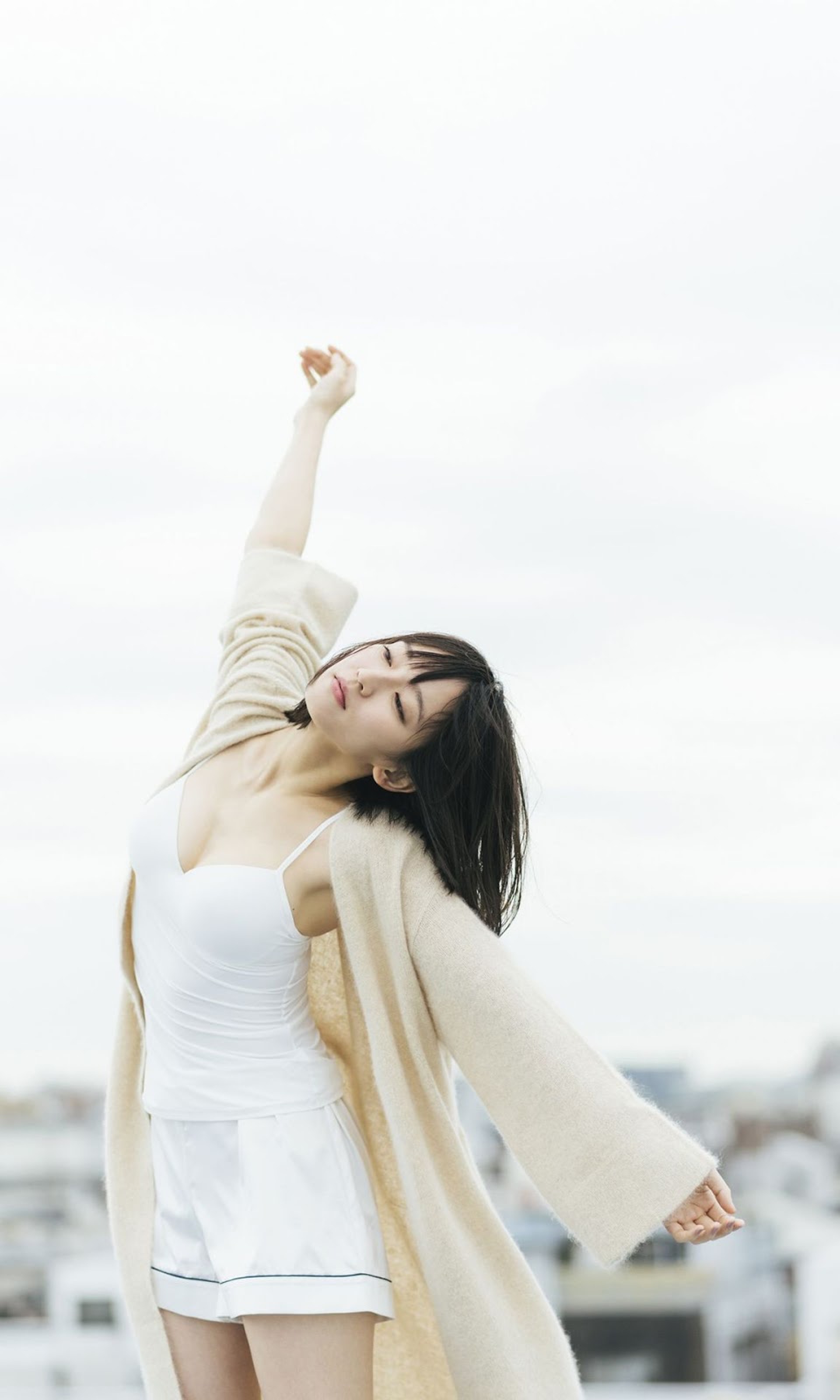 性感解禁！日本女演員「吉岡里帆」宣布新寫真，睽違兩年又把衣服脫了