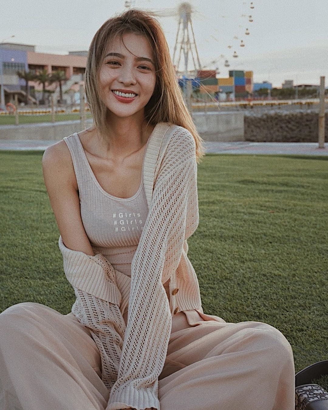 當年的網拍正妹妍安ANN  依舊沒變....還是一樣正 - 美女圖 -