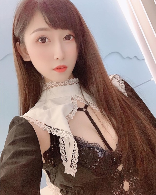 童顏日系美女芝赤蕾絲低胸上衣小露酥胸超sexy - 美女圖 -